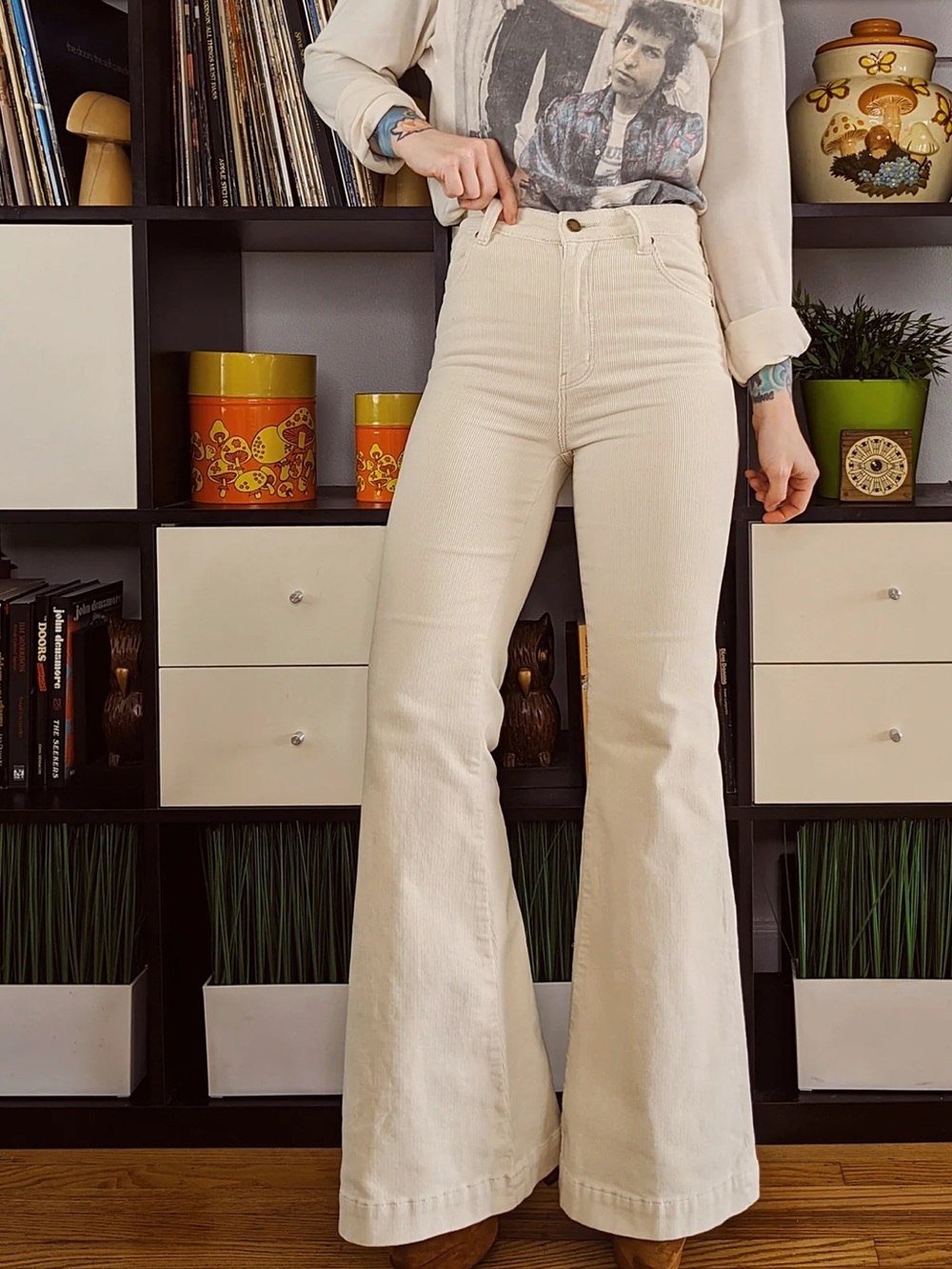 ROLLA'S Cream High-Rise Flared Corduroy Jeans
